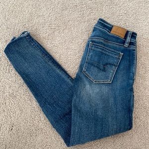American Eagle dark wash capris